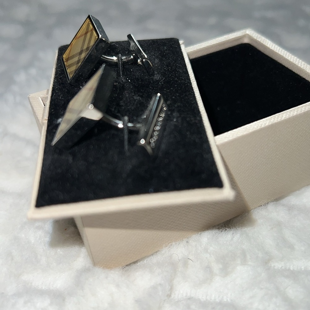 Burberry Check Cuff Links-Authentic-NIB - Picture 4 of 9